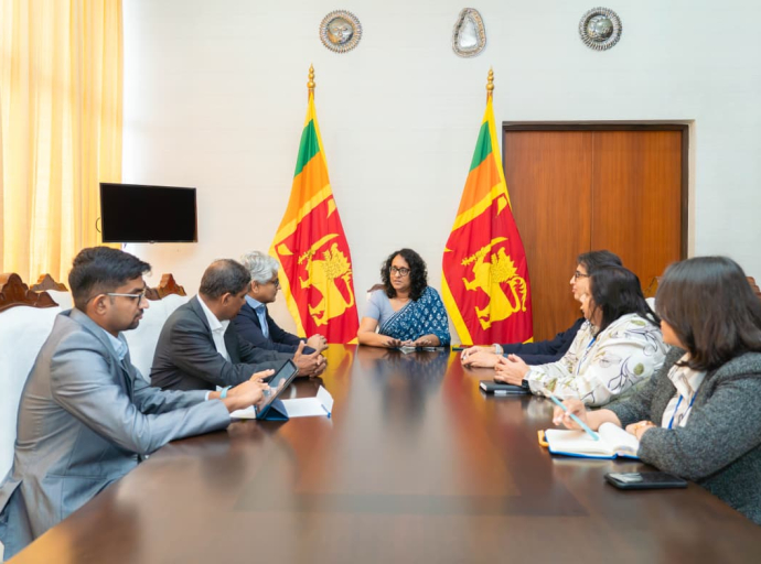 Representatives from The Ceylon Chamber of Commerce Meets Prime Minister 
